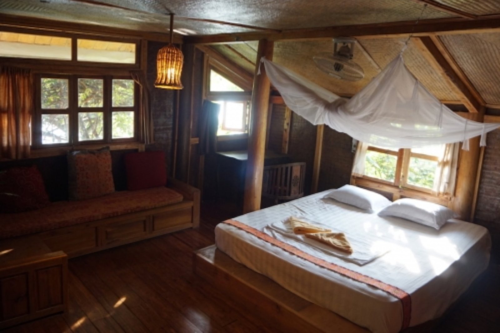 Trekking Tour: Thac Ba Lake to Lam Thuong Valley 3 Days - Authentic Northern Vietnam